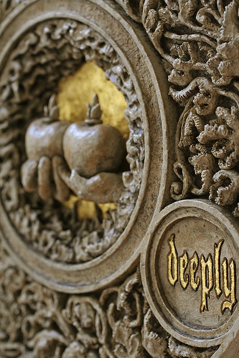 Truly, madly, deeply (Detail)